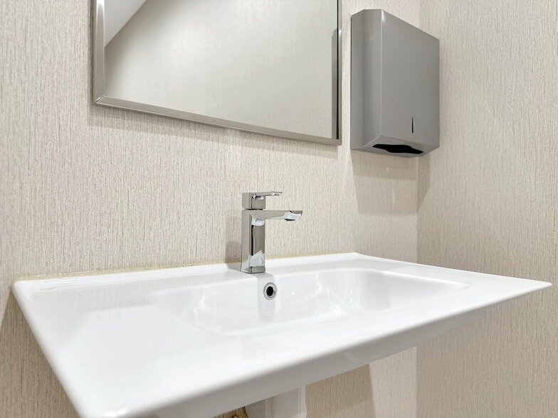 6700 NE 2nd Ct, Miami, FL à vendre - Photo intérieure – Image 3 sur 25