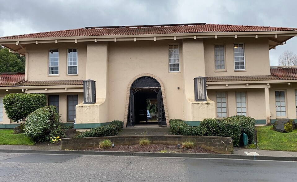 2500 Vallejo St, Santa Rosa, CA à louer - Photo de l’immeuble – Image 2 sur 8