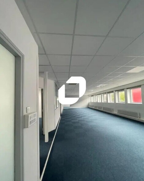 Bureau dans Échirolles à louer - Photo intérieure – Image 3 sur 11