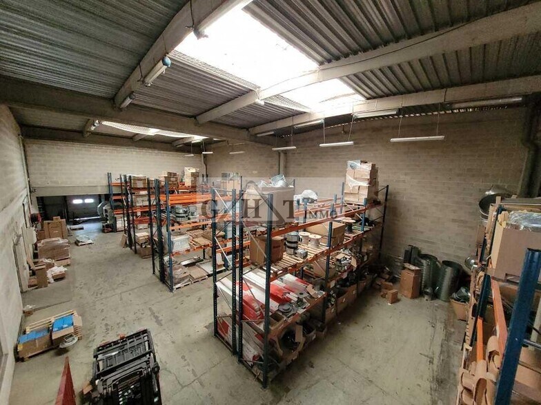 Industriel/Logistique dans Lisses à louer - Photo de l’immeuble – Image 1 sur 19