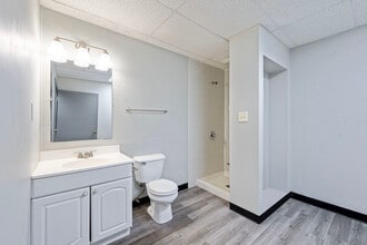 5890-5898 Chandler Ct, Westerville, OH à louer Photo intérieure– Image 2 sur 9