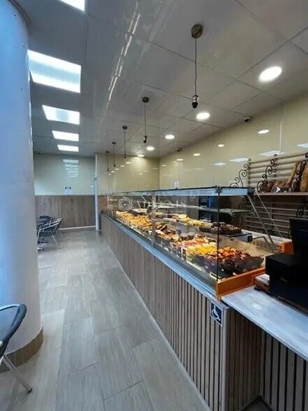 Local commercial dans Paris à louer - Photo de l’immeuble – Image 2 sur 3