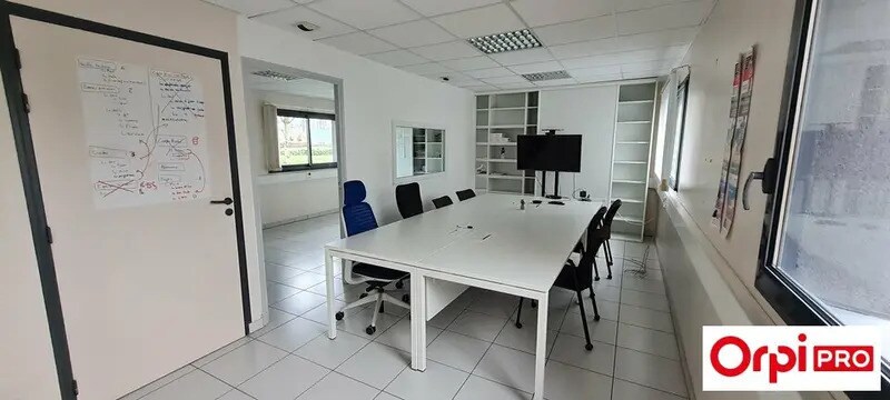 Bureau dans Lamballe-Armor à louer - Photo intérieure – Image 1 sur 3
