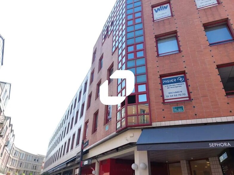 Bureau dans Montigny-le-Bretonneux à louer - Photo de l’immeuble – Image 2 sur 9