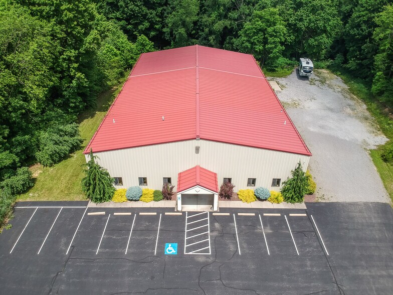 703 Commerce Ave, New Castle, PA à vendre - Photo de l’immeuble – Image 3 sur 19
