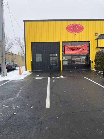 226 Bridge St, East Syracuse, NY à vendre - Photo principale – Image 1 sur 9