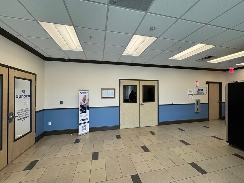 550 Pope Ave, Winter Haven, FL à louer - Photo de l’immeuble – Image 3 sur 6