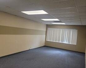 3815 Mission Ave, Oceanside, CA à louer Photo de l’immeuble– Image 2 sur 5