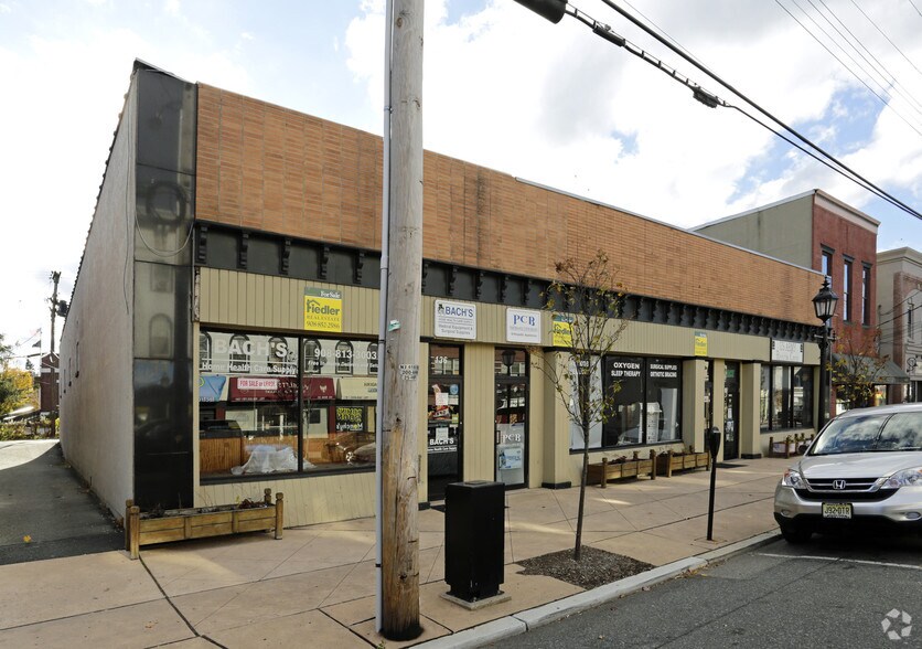 110 Grand Ave, Hackettstown, NJ à louer - Photo de l’immeuble – Image 2 sur 2