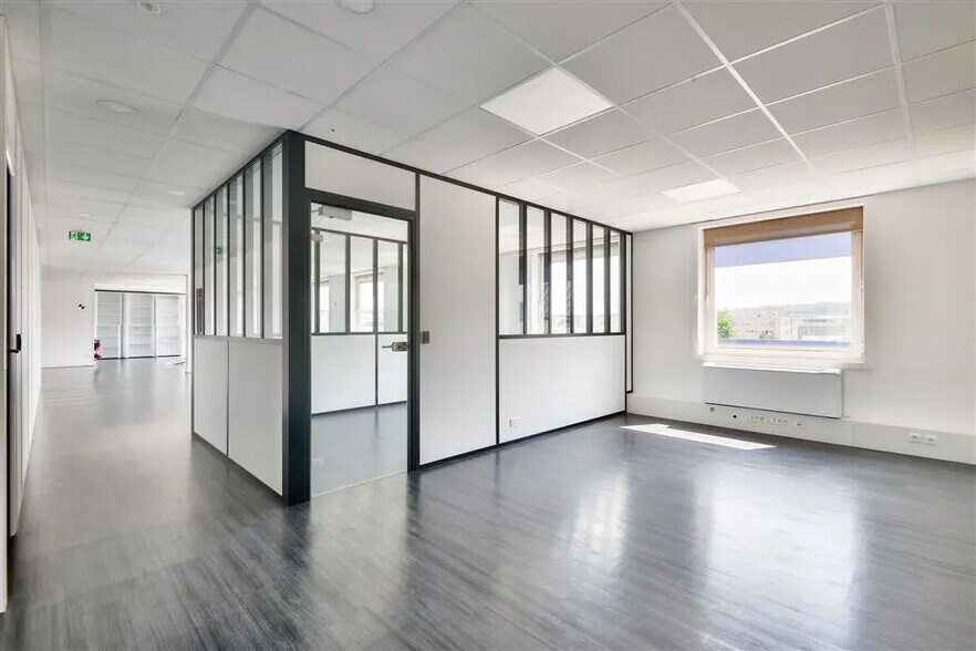Bureau dans Suresnes à vendre - Photo de l’immeuble – Image 3 sur 9