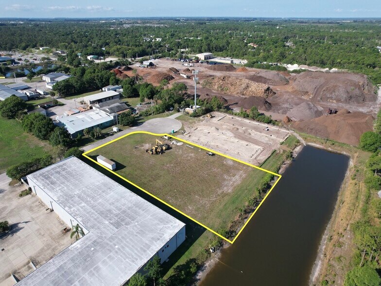 5000 42nd pl, Vero Beach, FL à vendre - Photo de l’immeuble – Image 3 sur 19