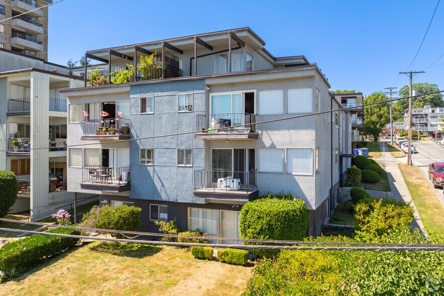 Norge Apartments & Emerald Court portefeuille de 2 biens à vendre sur LoopNet.fr - Photo principale – Image 1 sur 2