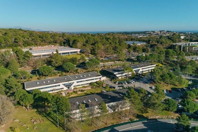 Plus de détails pour 300 Rue Du Vallon, Valbonne - Bureau à louer