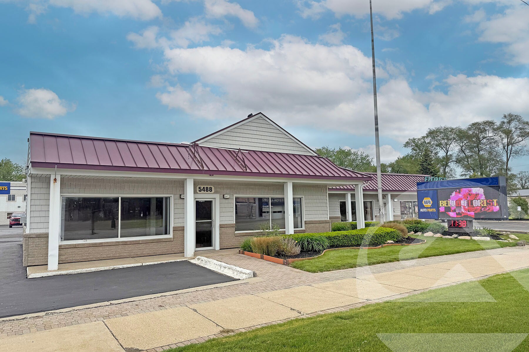 5472-5488 Dixie Hwy, Waterford, MI à louer Photo de l’immeuble– Image 1 sur 2