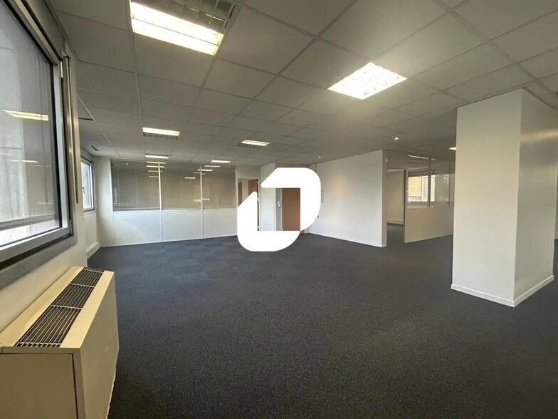 Bureau dans Noisy-le-Grand à louer - Photo intérieure – Image 2 sur 8
