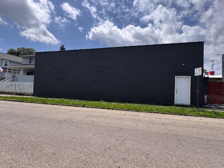 705 Ann St, Columbus, OH à louer - Photo de l’immeuble – Image 1 sur 12
