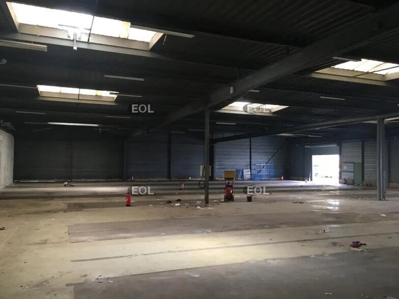 Industriel/Logistique dans Gonesse à louer - Photo de l’immeuble – Image 3 sur 4