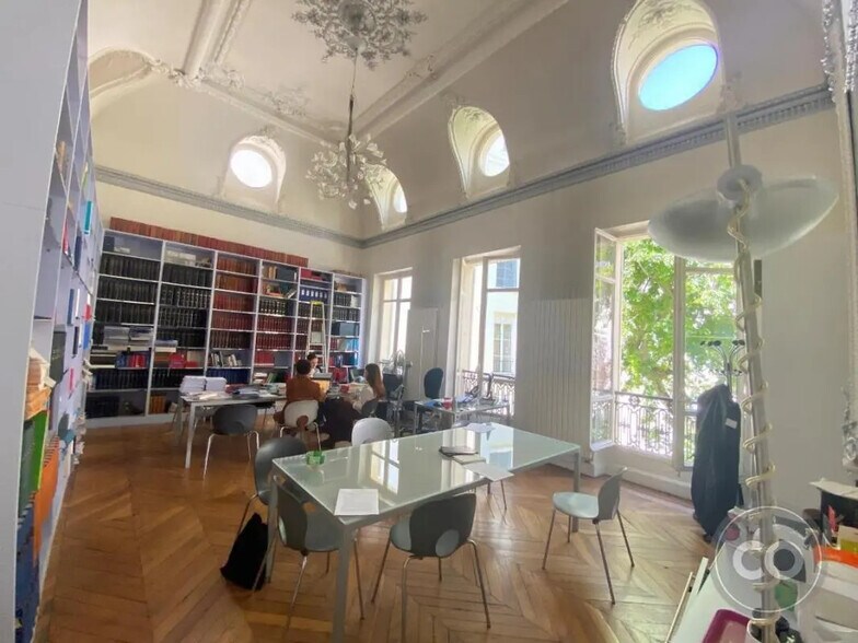 Bureau dans Paris à louer - Photo de l’immeuble – Image 2 sur 5