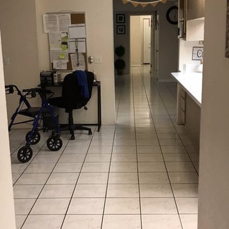 Plus de détails pour 73137 Somera Rd, Palm Desert, CA - Santé à vendre