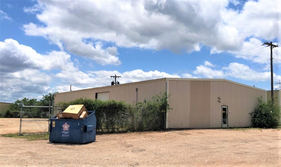 815 Warehouse Rd, San Angelo, TX à vendre - Photo de l’immeuble – Image 2 sur 11