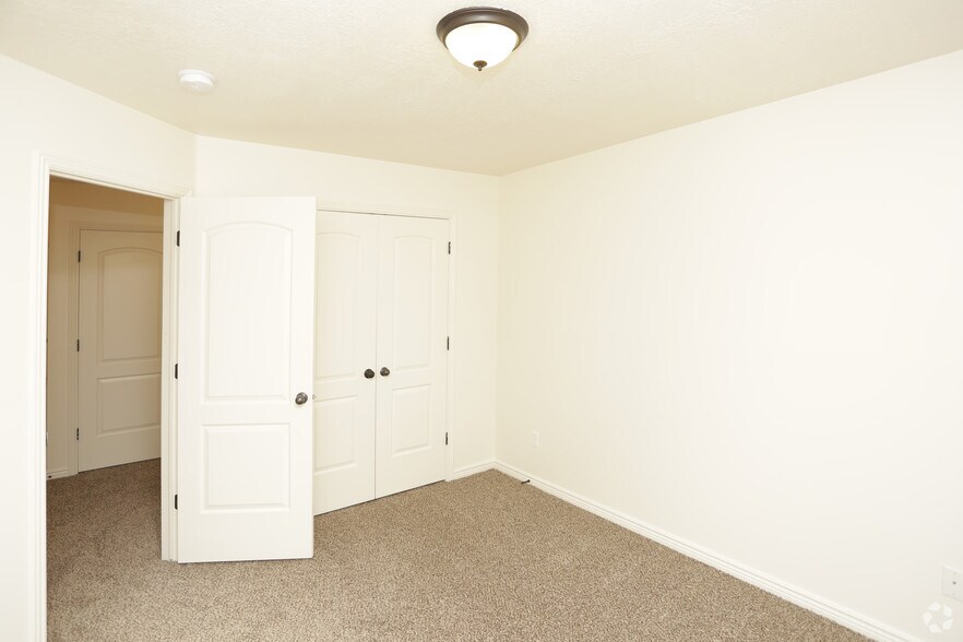930 S 550 E, Clearfield, UT à vendre - Photo intérieure – Image 2 sur 44