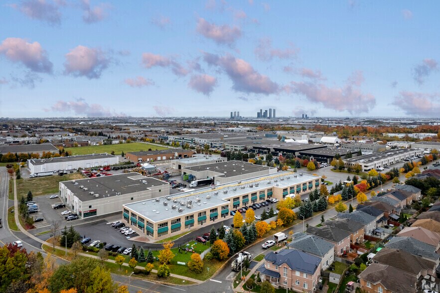 411 Confederation Pky, Concord, ON à vendre - Aérien – Image 3 sur 3