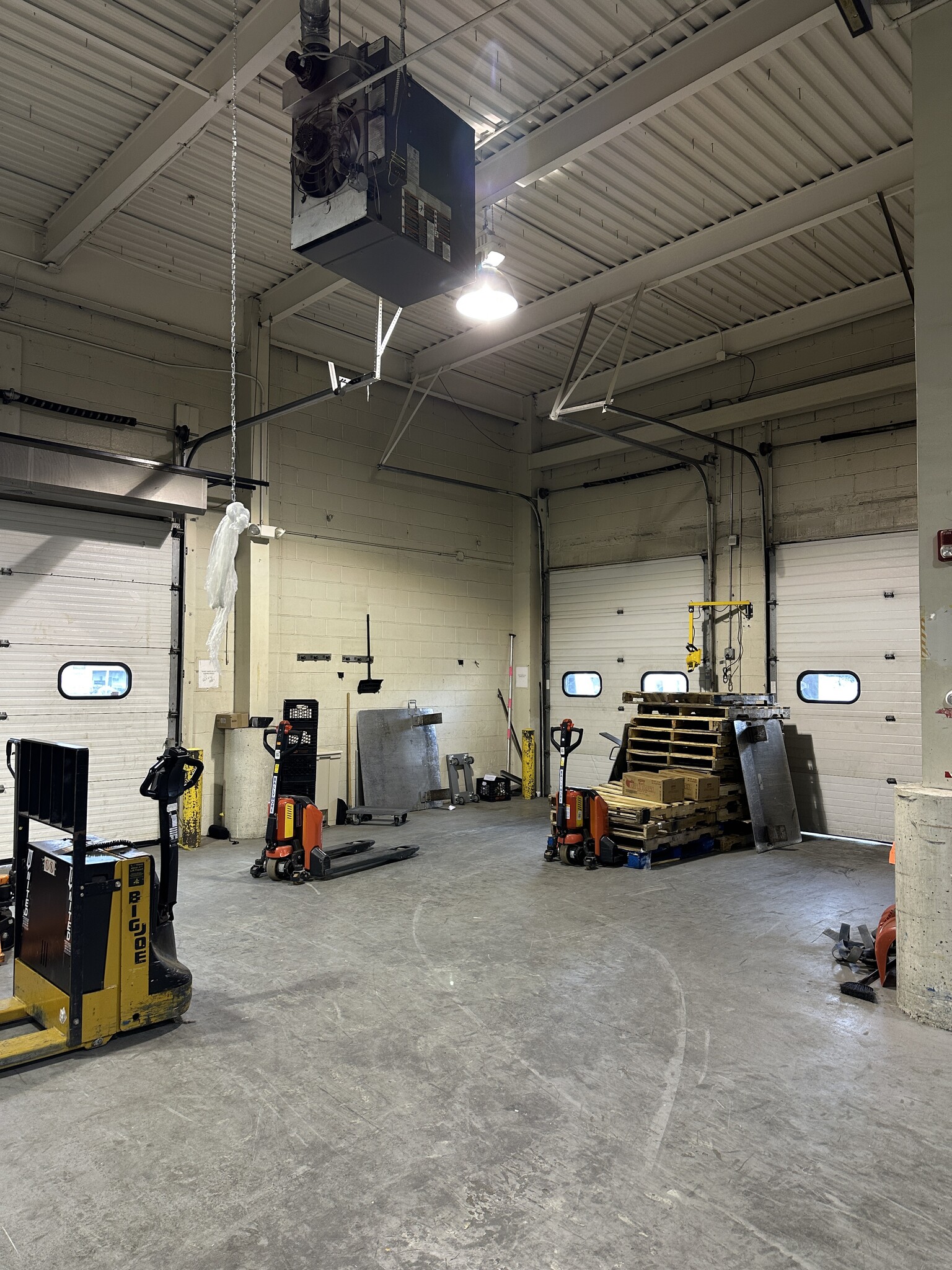 270 Murphy Rd, Hartford, CT à louer Photo intérieure– Image 1 sur 9