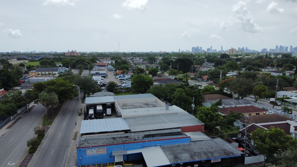 3082 NW 62nd St, Miami, FL à vendre - Photo de l’immeuble – Image 3 sur 69
