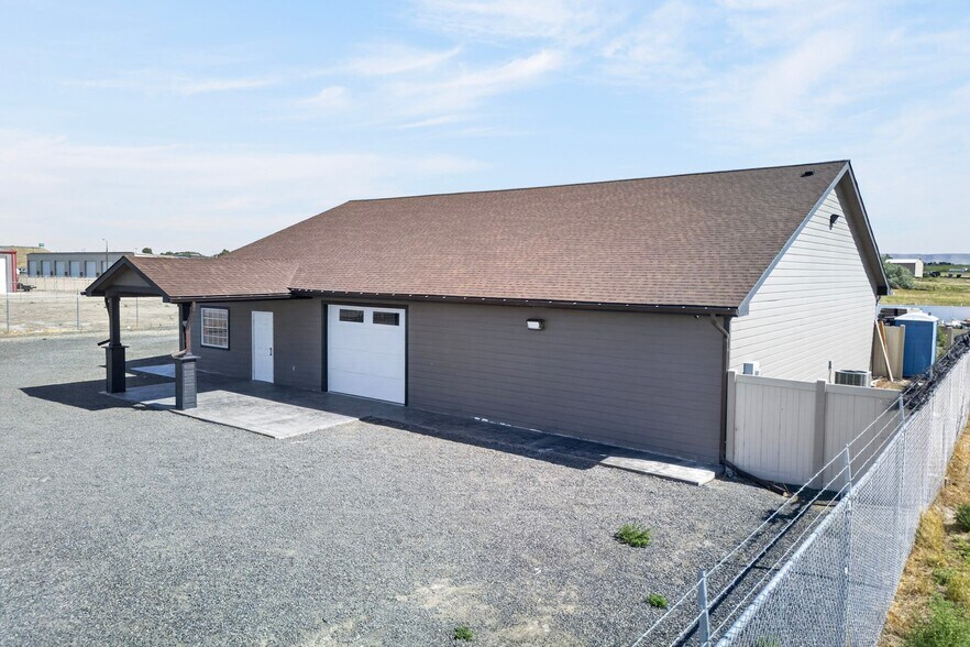 506 E Stover Rd, Grandview, WA à vendre - Photo de l’immeuble – Image 2 sur 25