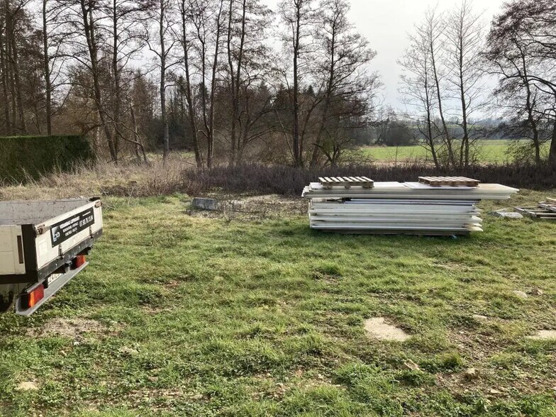 Local d’activités dans VERNEUIL D'AVRE ET D'ITON à louer - Photo de l’immeuble – Image 3 sur 19