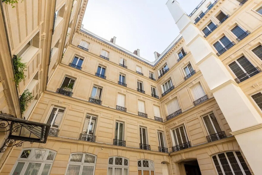 164 Rue Du Faubourg Saint-Honoré, Paris à louer - Photo de l’immeuble – Image 1 sur 9