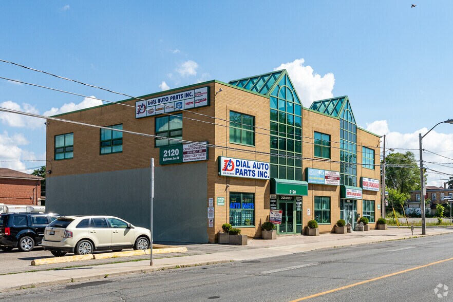 2120 Eglinton Ave W, Toronto, ON à louer - Photo de l’immeuble – Image 3 sur 54