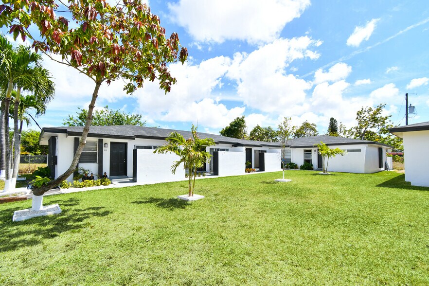 Miramar Village portefeuille de 3 biens à vendre sur LoopNet.fr - Photo de l’immeuble – Image 2 sur 11
