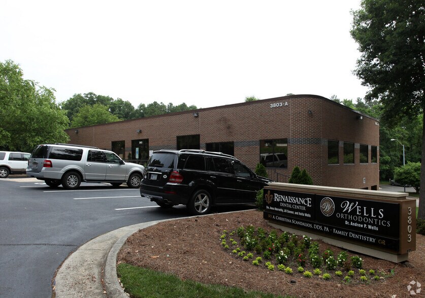 3803 Computer Dr, Raleigh, NC à vendre - Photo de l’immeuble – Image 1 sur 3