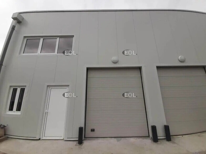 Local d’activités dans Choisy-le-Roi à louer - Photo de l’immeuble – Image 1 sur 9