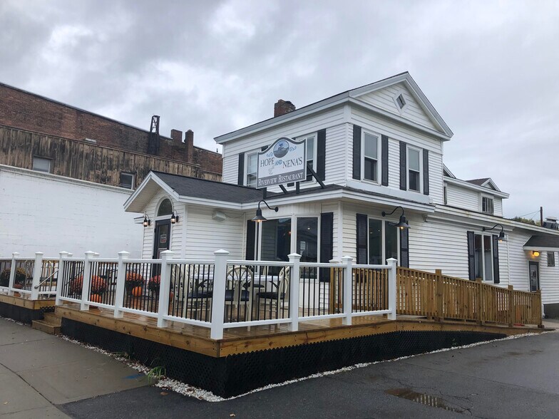 132 Broadway, Fort Edward, NY à vendre - Photo principale – Image 1 sur 3