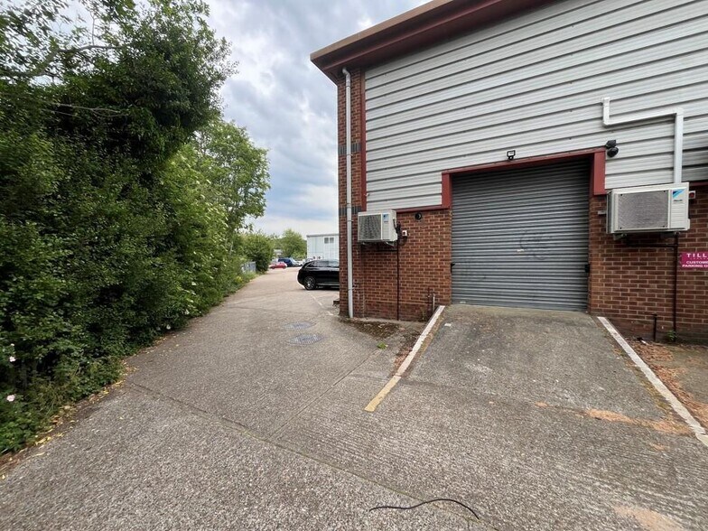 Radford Way, Billericay à louer - Photo de l’immeuble – Image 3 sur 5