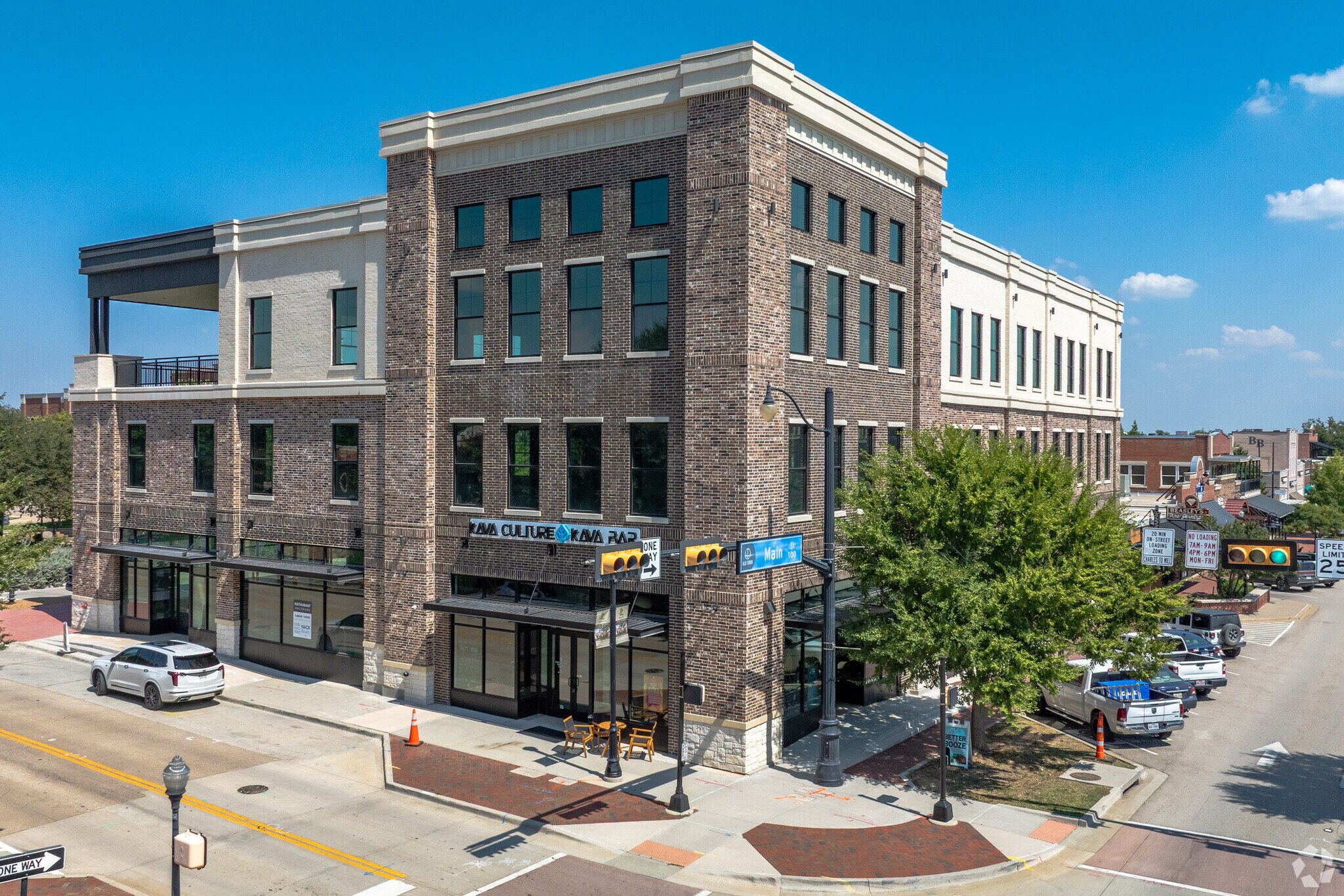 191 W Main St, Lewisville, TX à vendre Photo principale– Image 1 sur 9