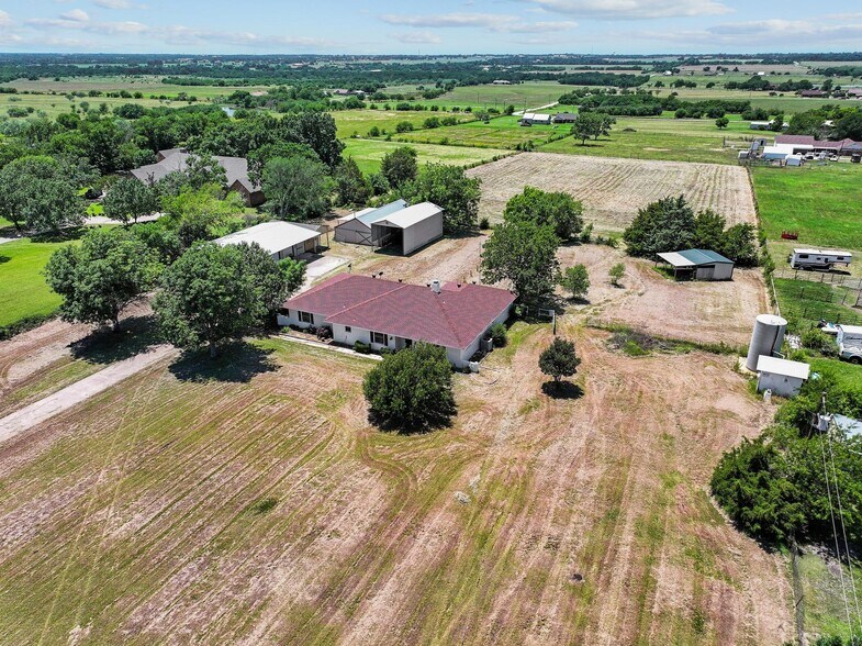 12869 FM 1385, Pilot Point, TX à louer - Photo de l’immeuble – Image 2 sur 35