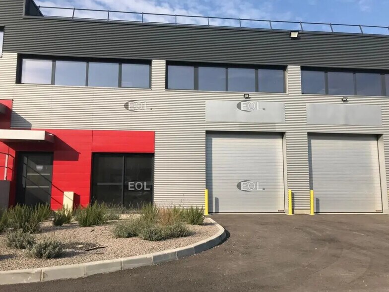 Local d’activités dans Gignac-la-Nerthe à louer - Photo de l’immeuble – Image 3 sur 4