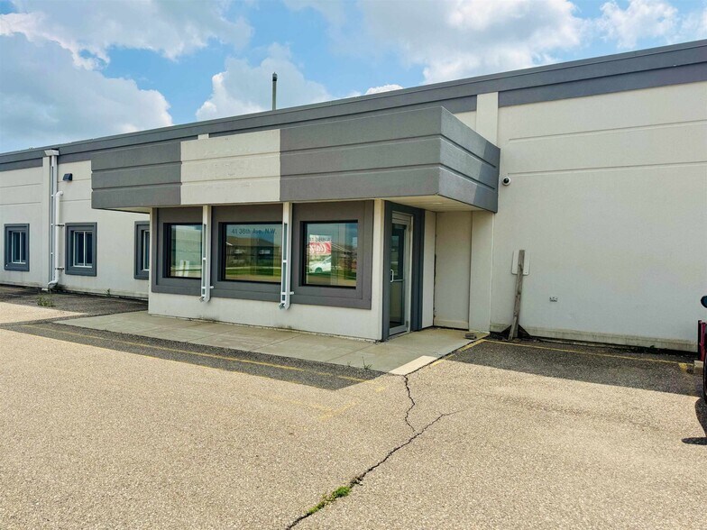 3520 N Broadway, Minot, ND à louer - Photo de l’immeuble – Image 2 sur 3