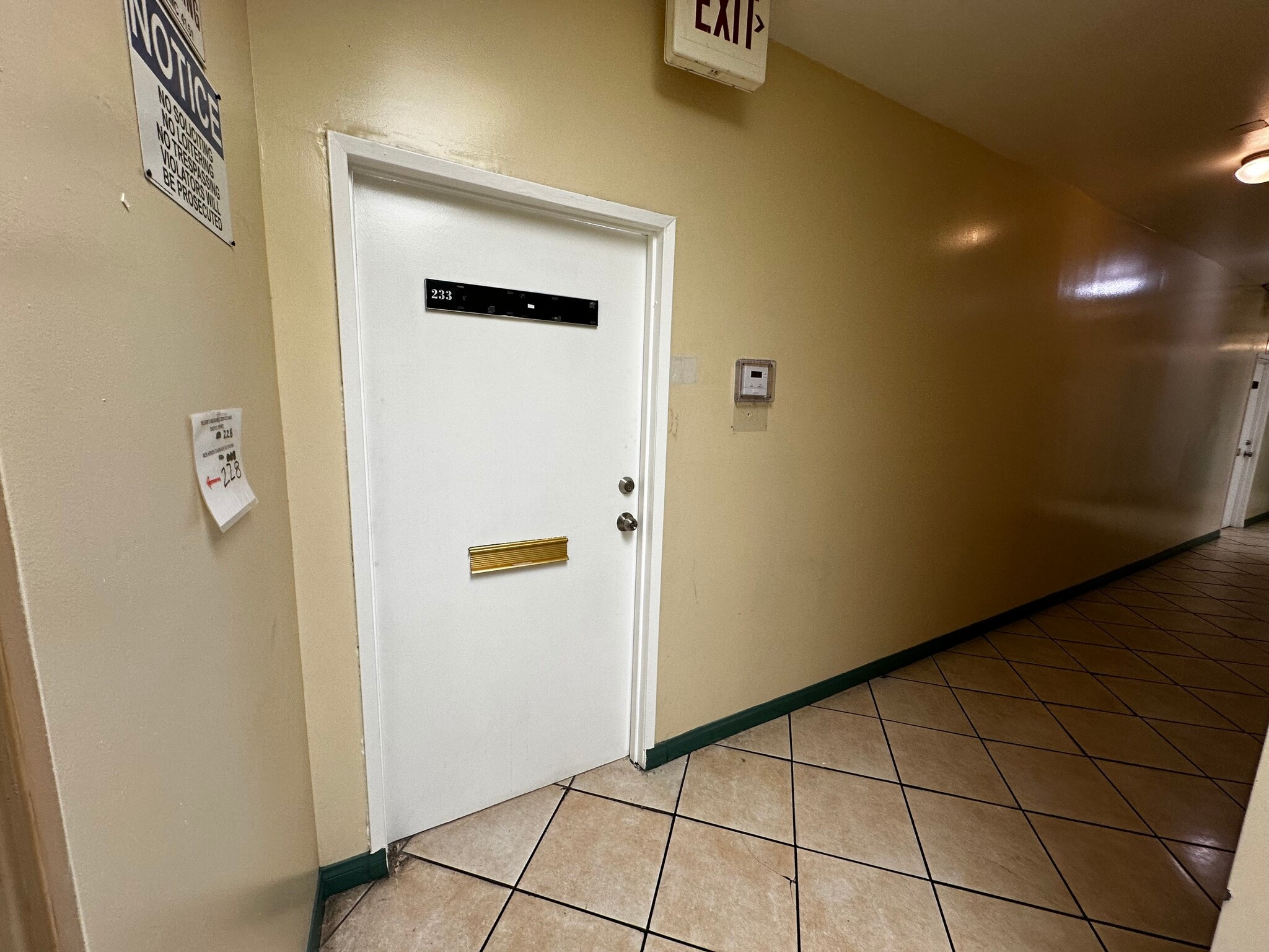 21044 Sherman Way, Canoga Park, CA à louer Photo intérieure– Image 1 sur 16