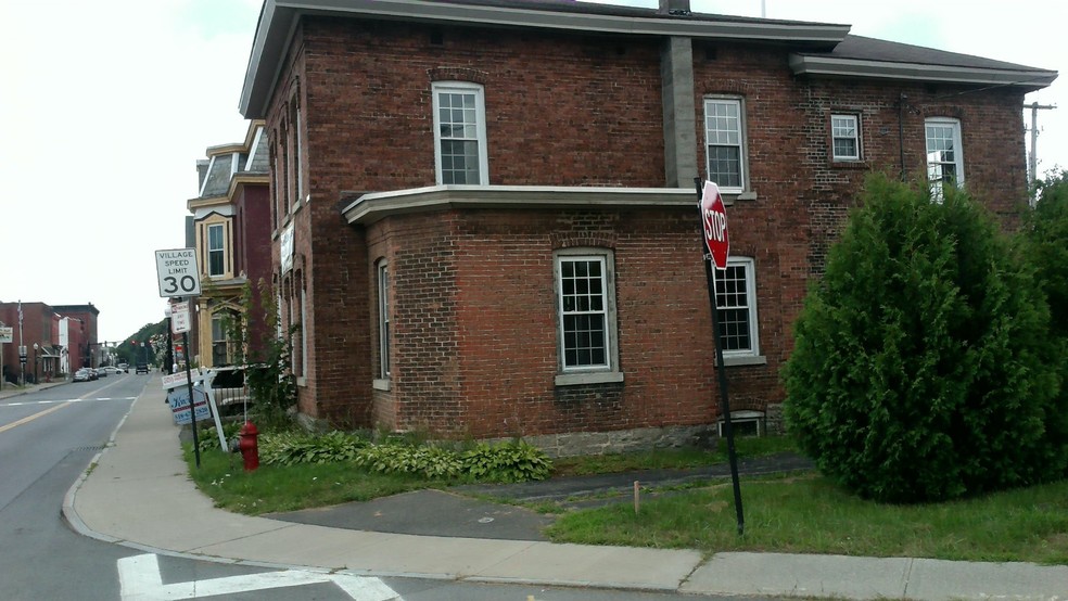 111 W Main St, Canajoharie, NY à vendre - Photo de l’immeuble – Image 2 sur 5