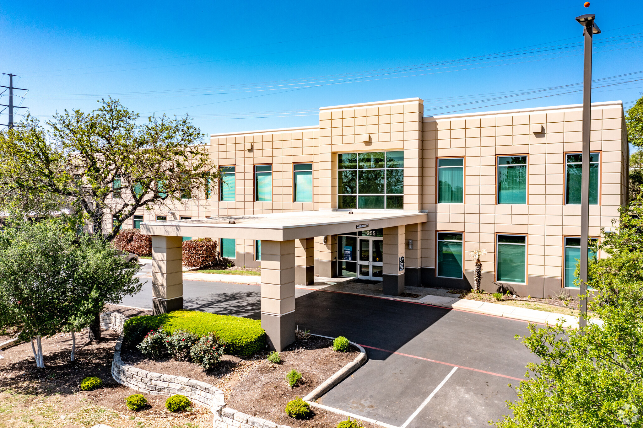 155 E Sonterra Blvd, San Antonio, TX à louer Photo de l’immeuble– Image 1 sur 19