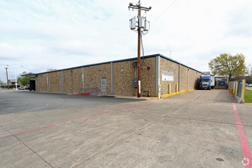4500 Live Oak St, Dallas, TX à louer - Photo de l’immeuble – Image 3 sur 5