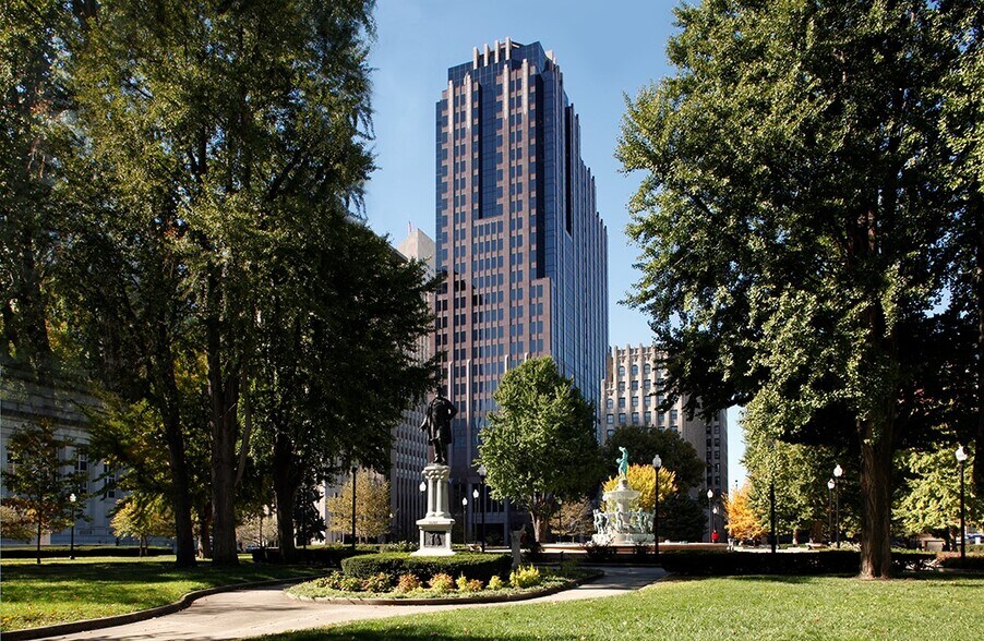 300 N Meridian St, Indianapolis, IN à louer - Photo de l’immeuble – Image 1 sur 8