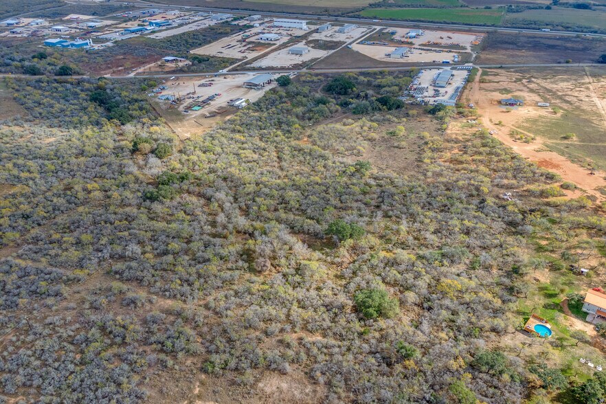 Farm to Market Road 1784, Pleasanton, TX à vendre - Photo de l’immeuble – Image 3 sur 5