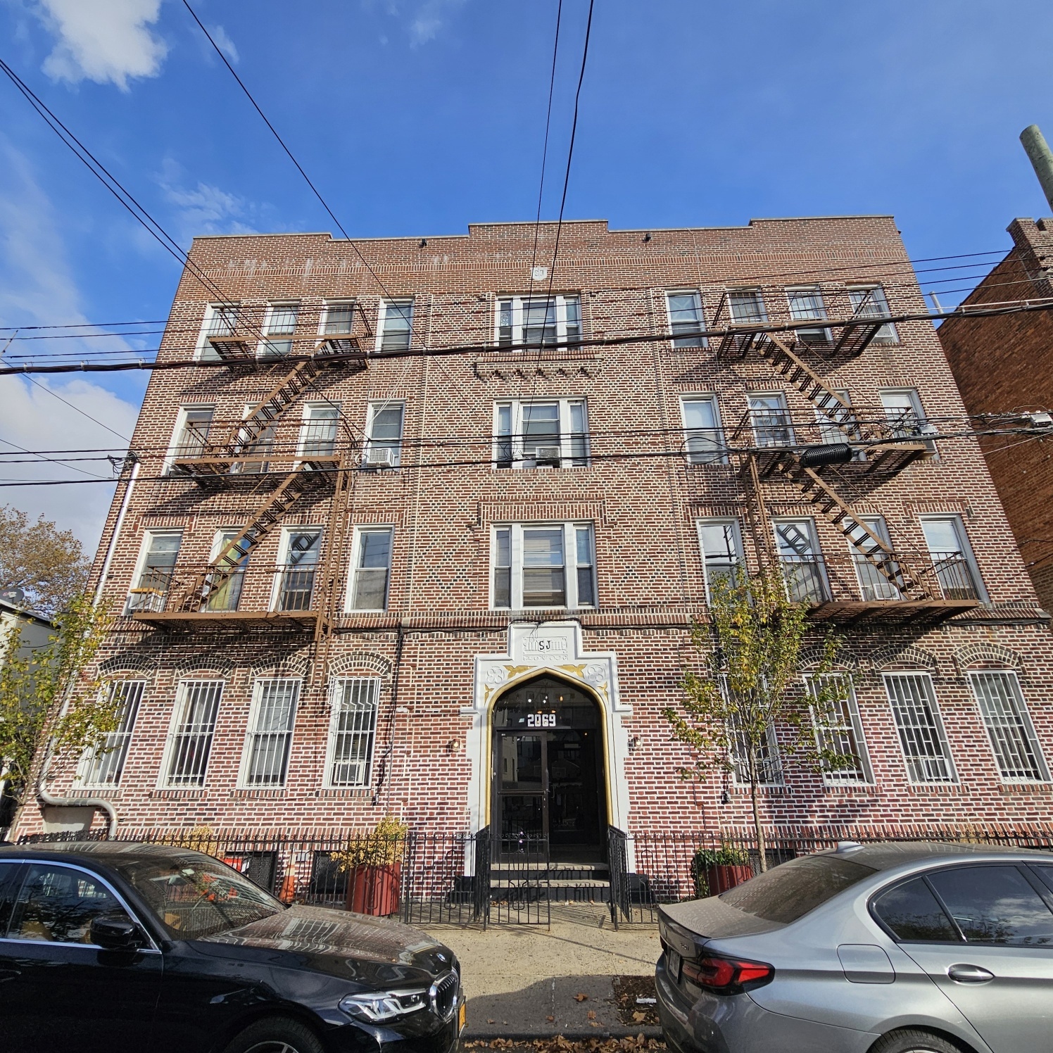 2069 E 12th St, Brooklyn, NY à vendre Photo de l’immeuble– Image 1 sur 18