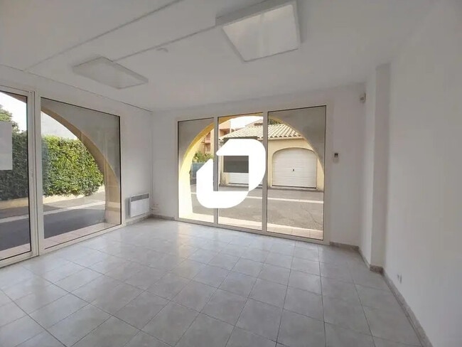 Plus de détails pour Bureau à vendre