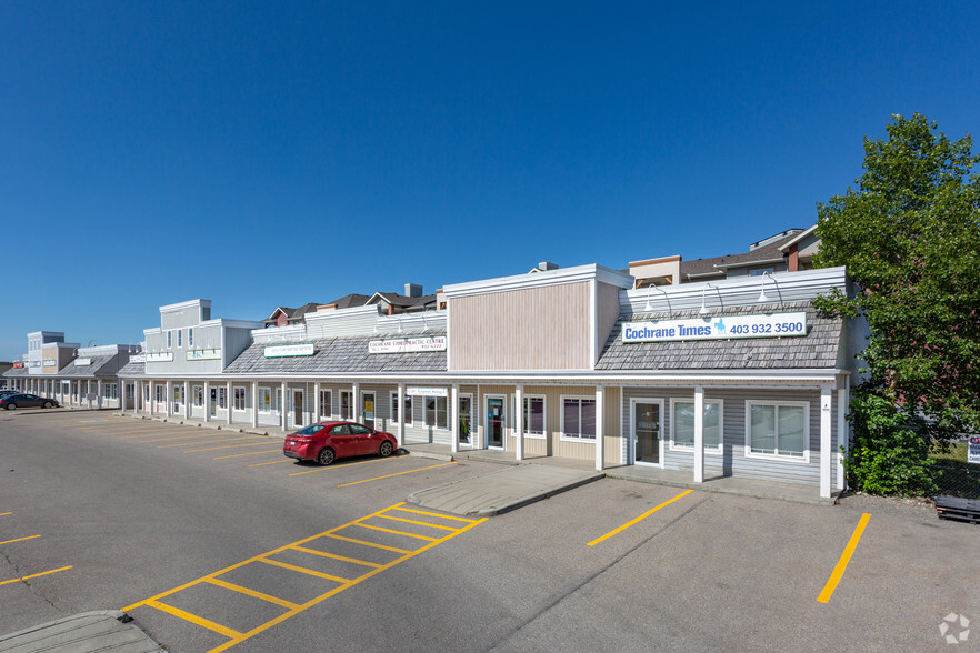 206 5th Ave W, Cochrane, AB à vendre - Photo de l’immeuble – Image 2 sur 2